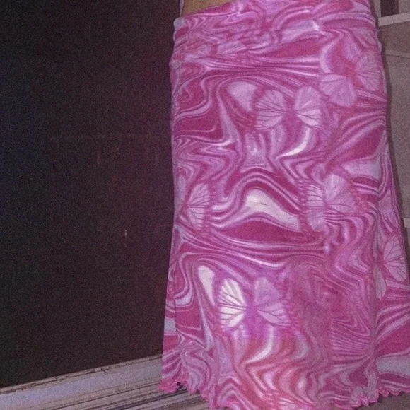 Pink Swirl Pattern Skirt - Picture 3 of 4